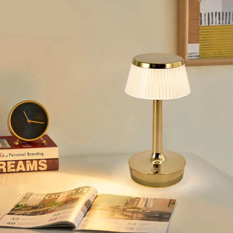 Lampe de bureau rechargeable pliable rose Stairy - Nos lampes de bureau -  Ma lampe rechargeable