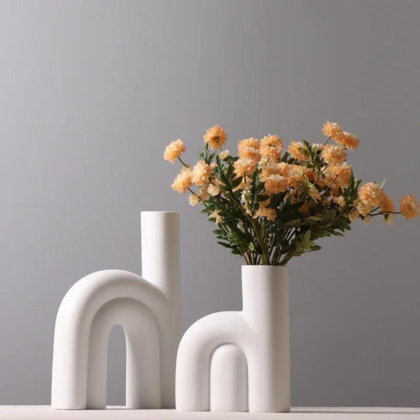 Vase à fleurs en forme de lettre H 